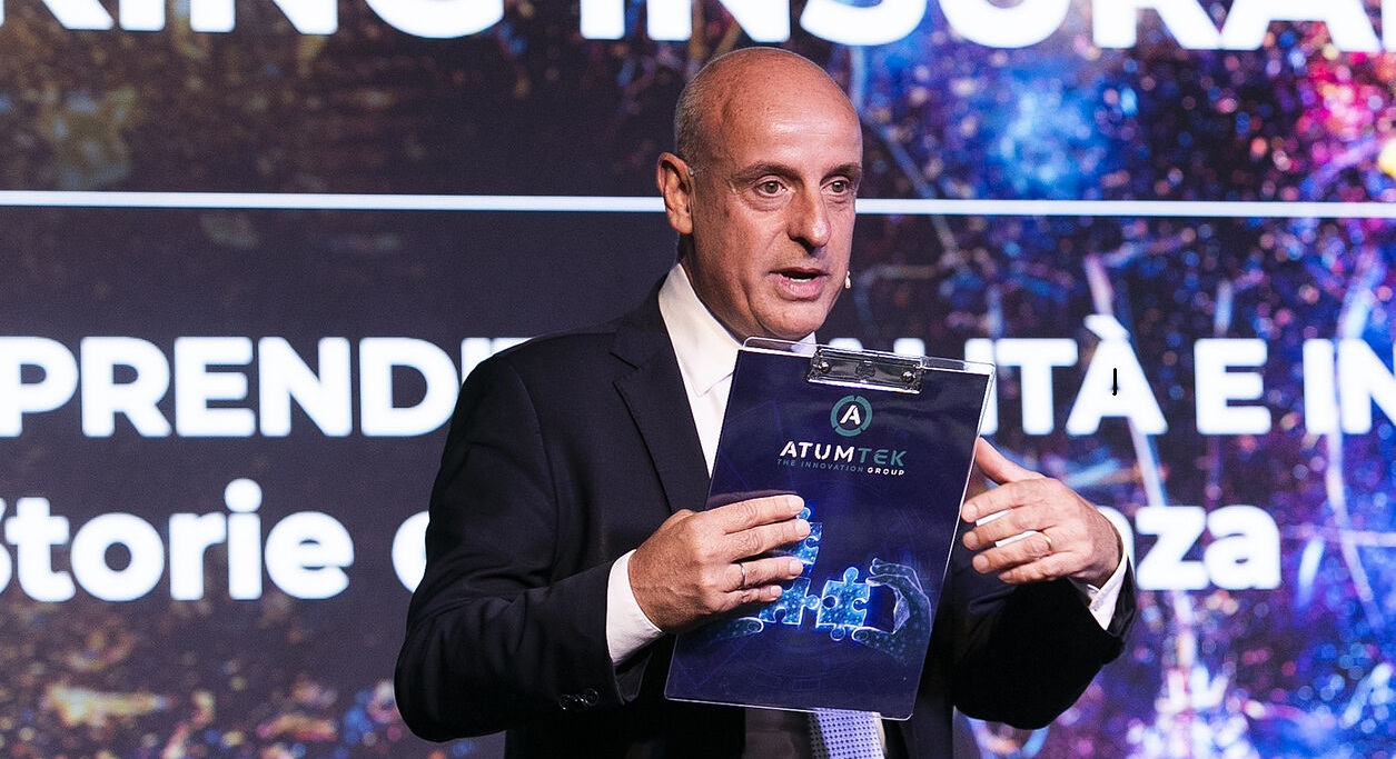 ATUMTEK GROUP 2030: ecosistema applicativo AI-native e partnership strategica con il cliente assicurativo